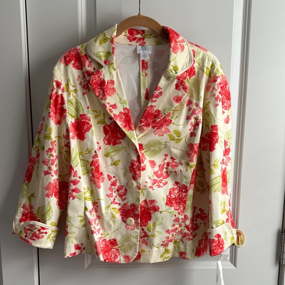 Apt. 9 Jackets & Blazers - Apt. 9 Cream and Red Floral Blazer